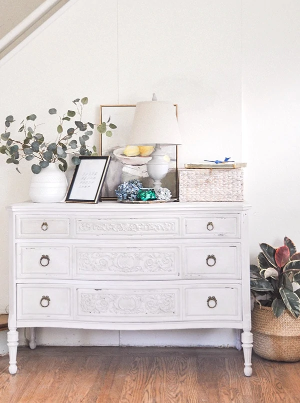 antique dresser makeover diy project, anthropologie home style furniture dresser chest | furniture refinishing project with chalk paint, amy howard at home dust of ages, light antique wax. #furniturerefnishing #furnituremakeover #chalkpaintedfurniture
