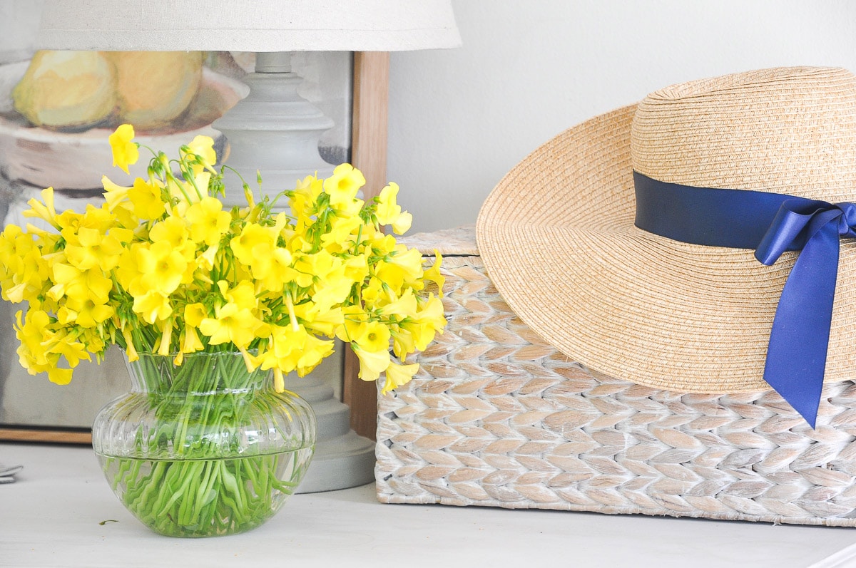 Spring Decoration Ideas for Entryway Console Table | DIY Spring Decor | yellow clover flower