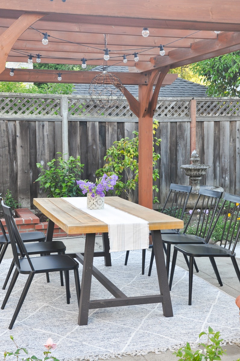 summer garden tour, pergola, target windsor chair, outdoor dining, cafe light, solar string light