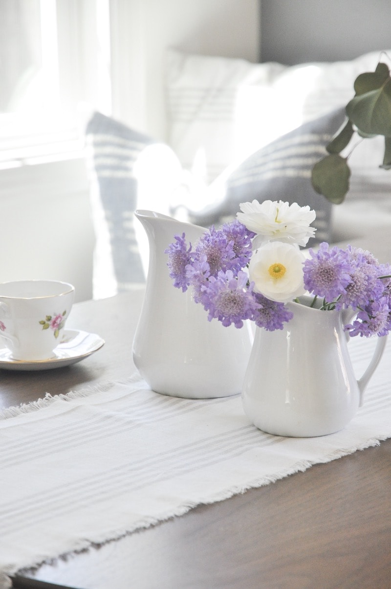 DIY easy no sew table runner, how to make farmhouse style table runner