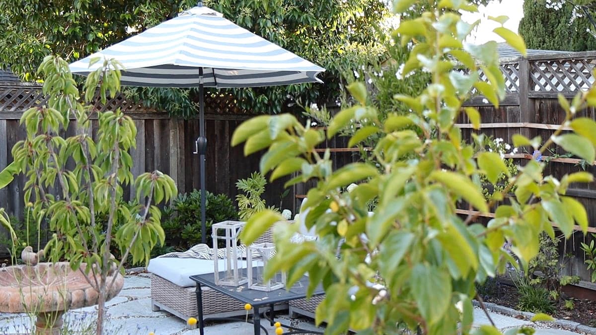 Easy DIY bench cushion with removable cover - Hydrangea Treehouse