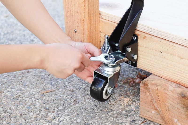 install heavy duty caster mobile work bench