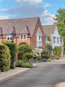 Fairytale English Cottage Garden Ideas That Will Make You Feel Like You ...