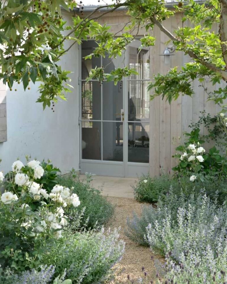 Fairytale English Cottage Garden Ideas That Will Make You Feel Like You ...