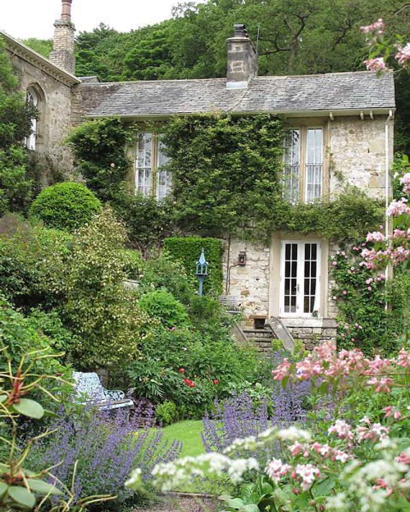 Fairytale English Cottage Garden Ideas, abundance of colorful flowers, lush greenery