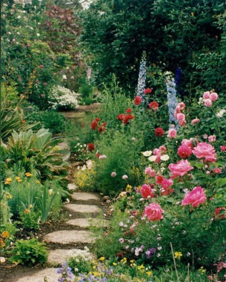 Fairytale English Cottage Garden Ideas That Will Make You Feel Like You ...