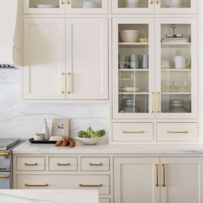 Elevate Your Shaker Kitchen Cabinets with These Hardwares Ideas